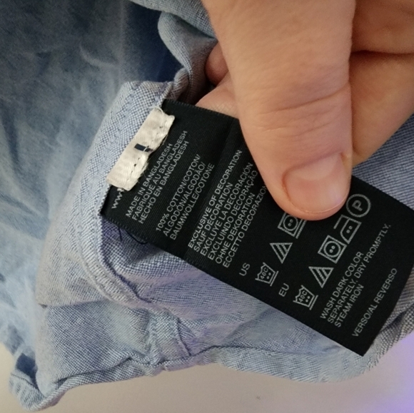 Tommy Hilfiger Button Up Short Sleeve Shirt Size Large - Picture 3 of 4